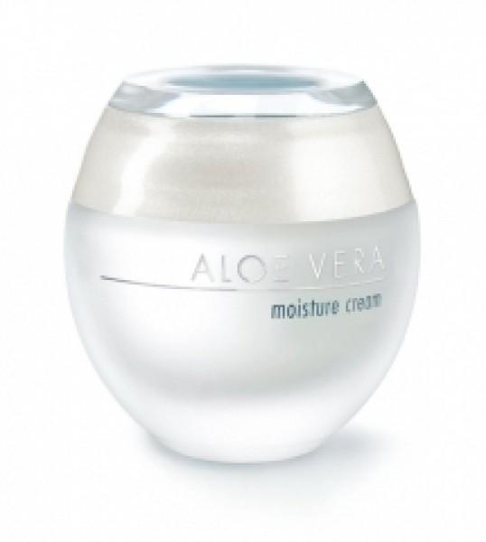 Ursachen und Pflege für fettige Haut