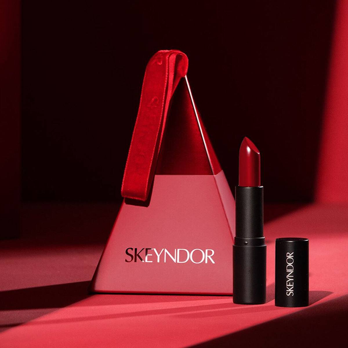 SKEYNDOR XMAS 2025 GLOW IN RED Lipstick von Skeyndor